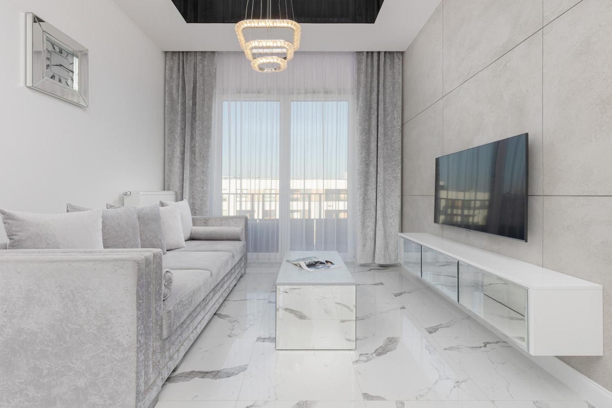 Elegant Apartments With Balcony & Parking Warsaw By Noclegi Renters Extérieur photo